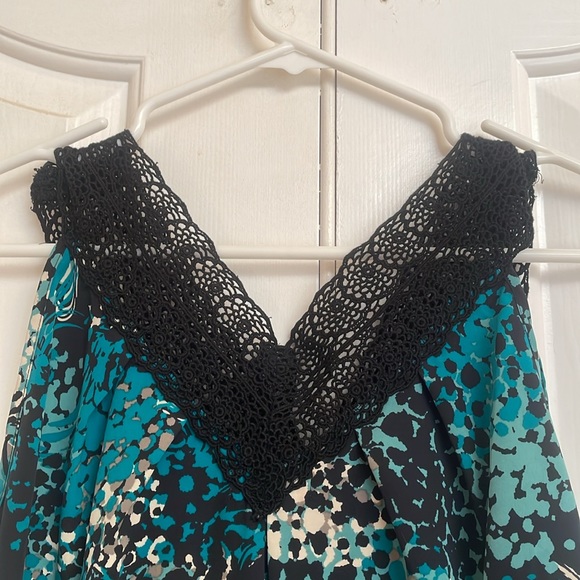 Beautiful Elle teal/green/black silky shear women’s tank. - Picture 6 of 11